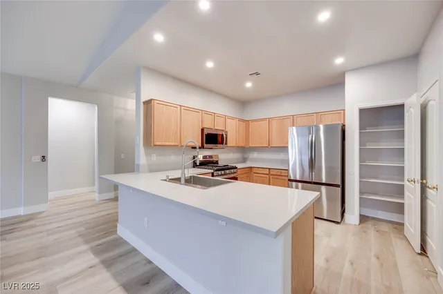 $1,895 | 1008 Domnus Lane, Unit 201, Las Vegas, NV 89144