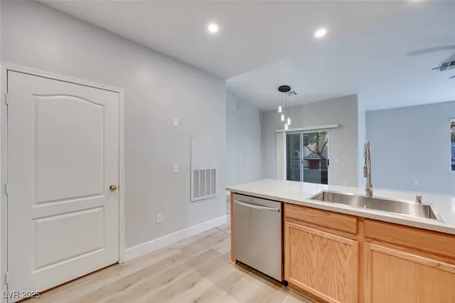 $1,895 | 1008 Domnus Lane, Unit 201, Las Vegas, NV 89144
