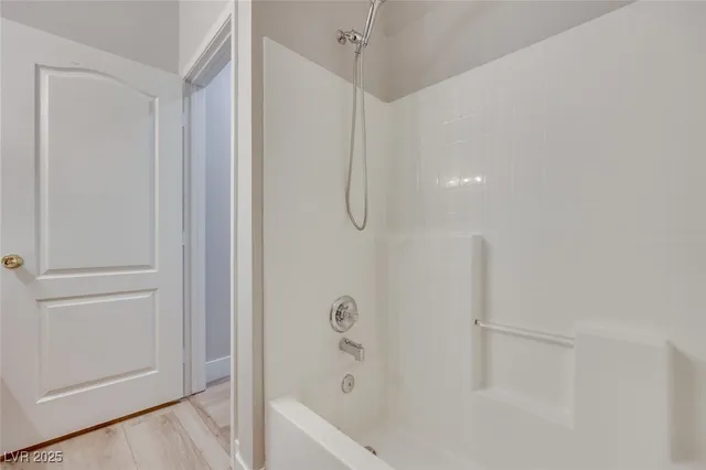 $1,895 | 1008 Domnus Lane, Unit 201, Las Vegas, NV 89144