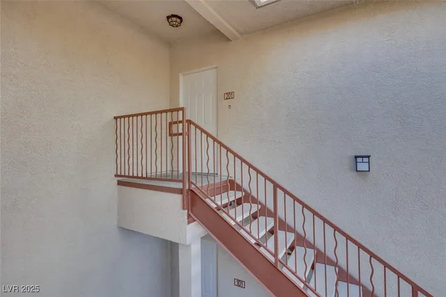 $1,895 | 1008 Domnus Lane, Unit 201, Las Vegas, NV 89144