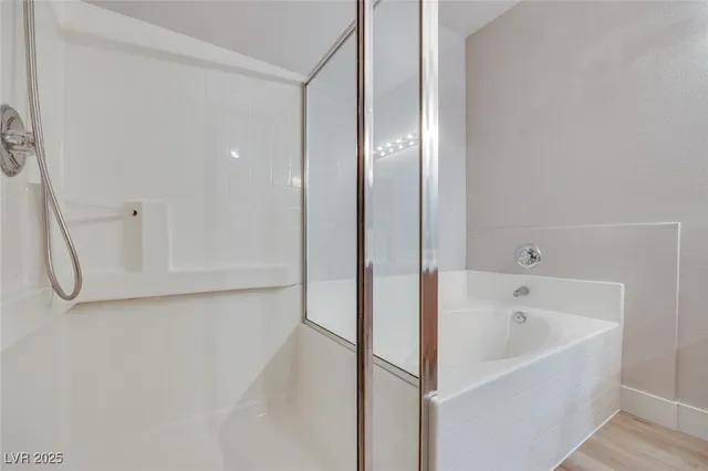 $1,895 | 1008 Domnus Lane, Unit 201, Las Vegas, NV 89144