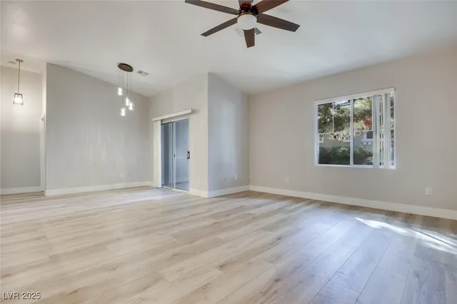 $1,895 | 1008 Domnus Lane, Unit 201, Las Vegas, NV 89144