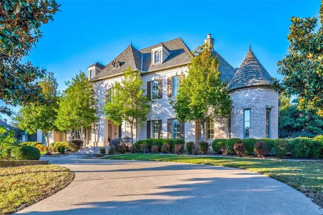 a view of front door with hallway