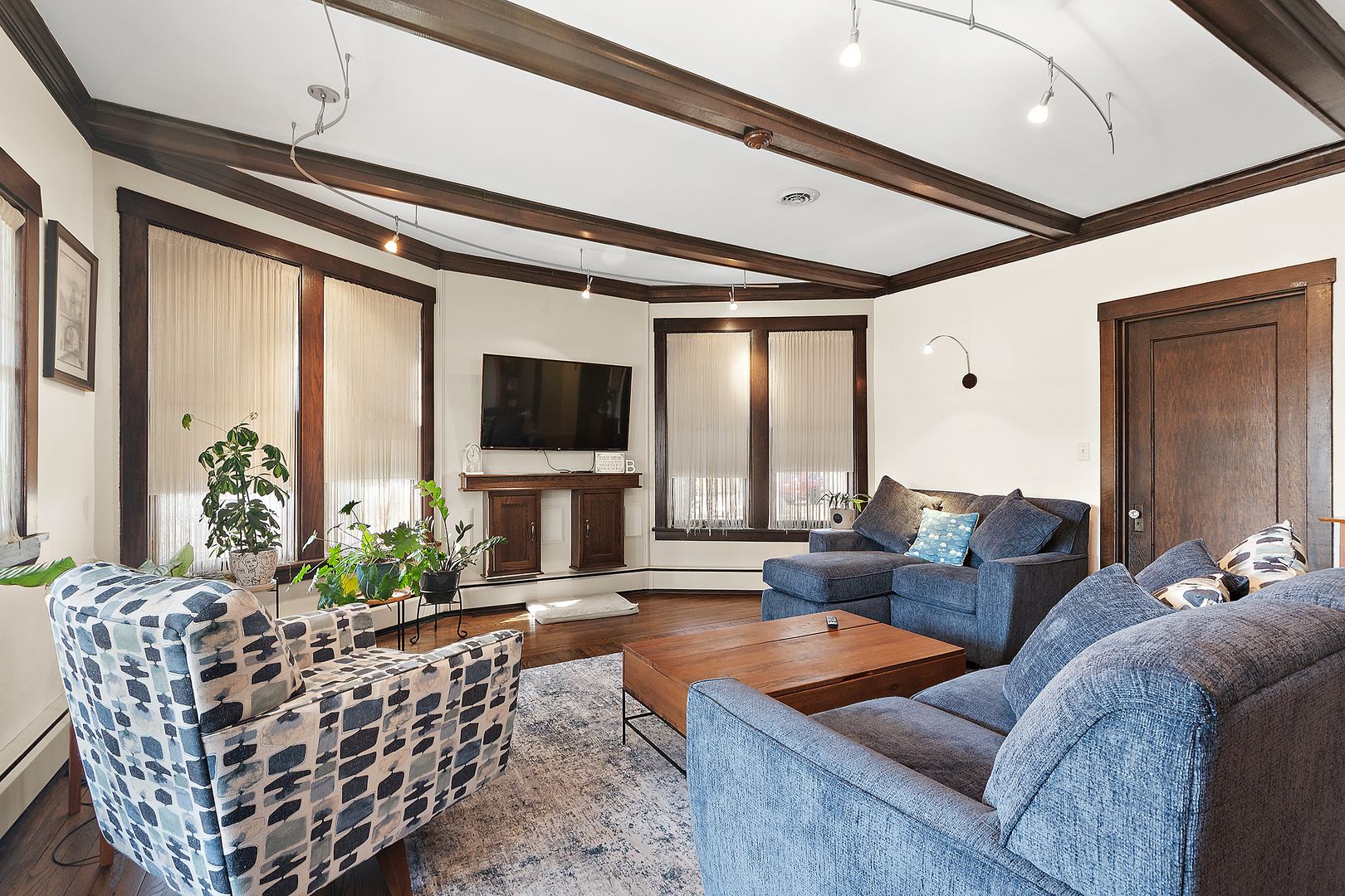 2158 Cedar Road Homewood, IL 60430 - Photo 8 of 35 Gallery Image 8