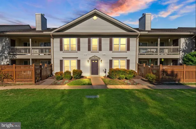 $425,000 | 6905 Keyser Way, Alexandria, VA 22310