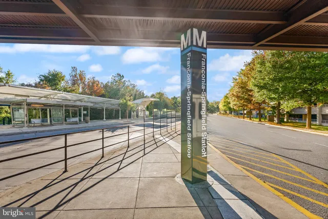 $425,000 | 6905 Keyser Way, Alexandria, VA 22310