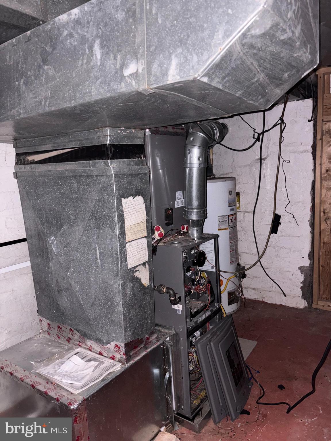 3413 Noble Street Baltimore, MD 21224 - Photo 36 of 43 a room with gym equipment