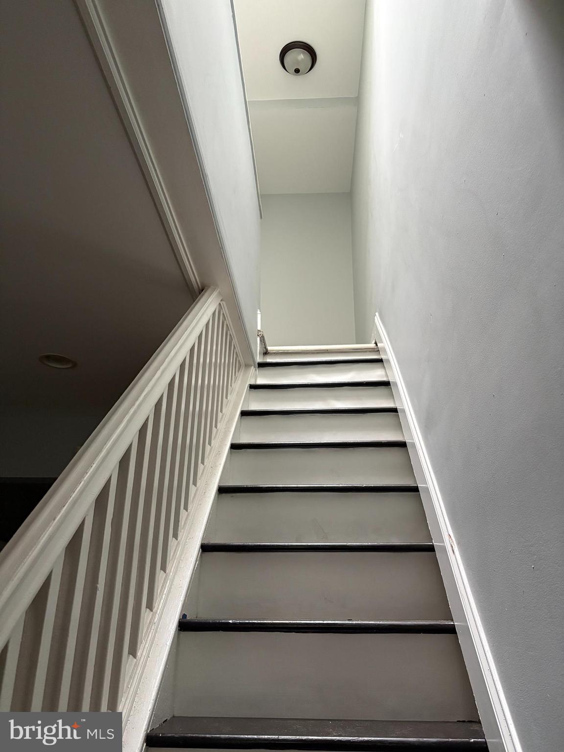 3413 Noble Street Baltimore, MD 21224 - Photo 7 of 43 a view of entryway
