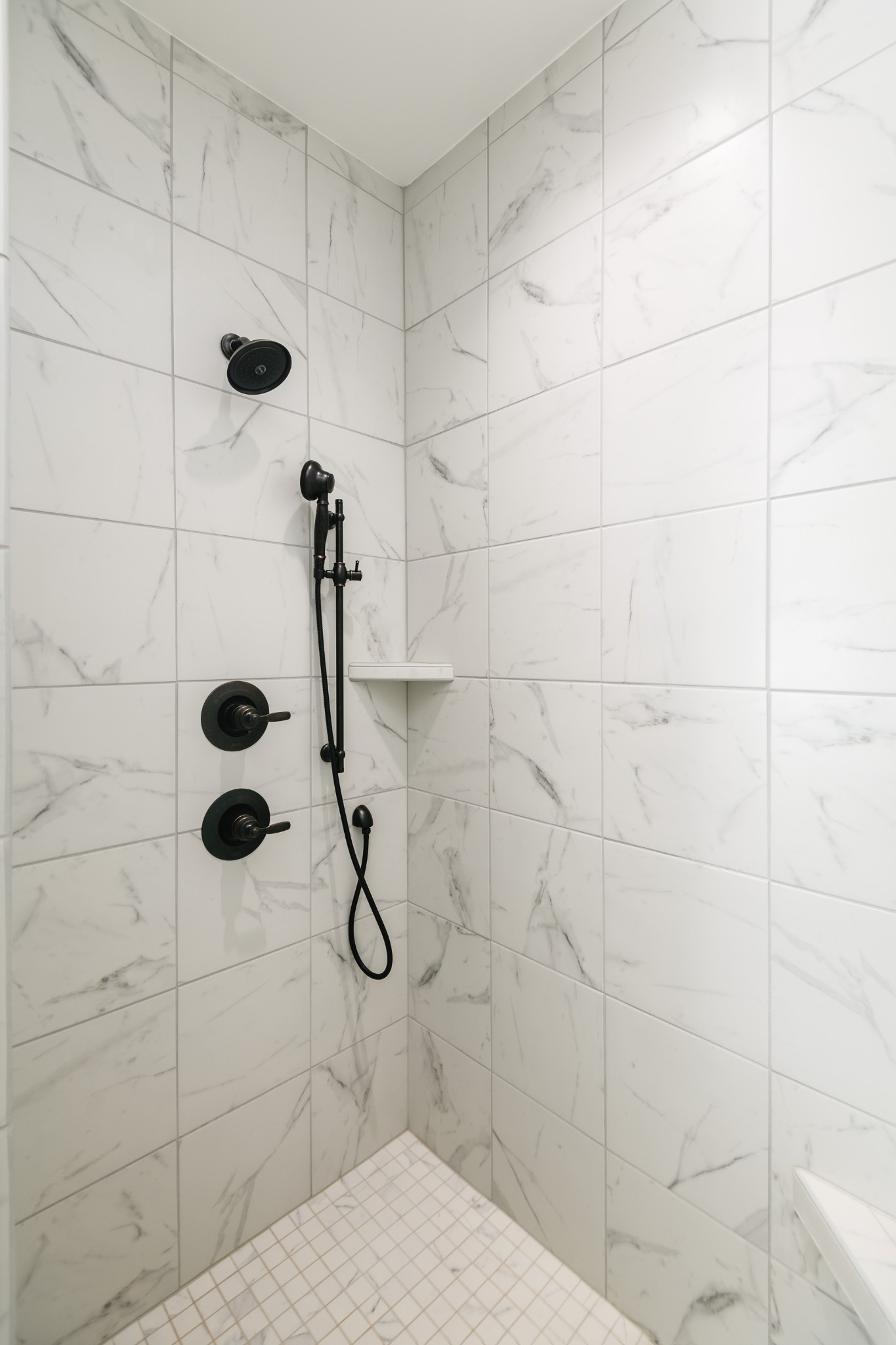 2290 Midland Road, Unit 7A Shelbyville, TN 37160 - Photo 14 of 44 a bathroom with a shower