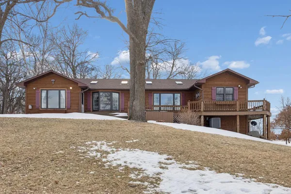 $799,900 | 1122 South Andrew Drive Northeast, New London, MN 56273