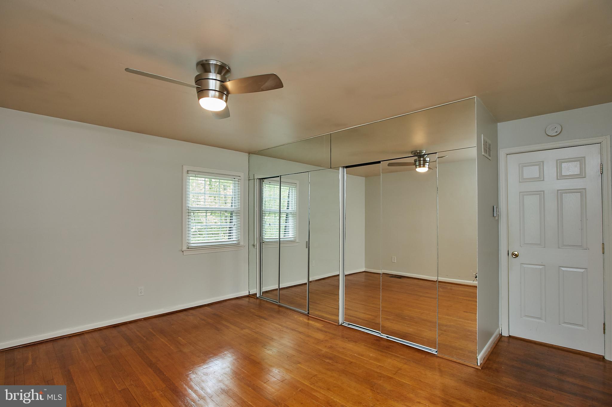 10208 Vale Road Vienna, VA 22181 - Photo 17 of 34 Gallery Image 17