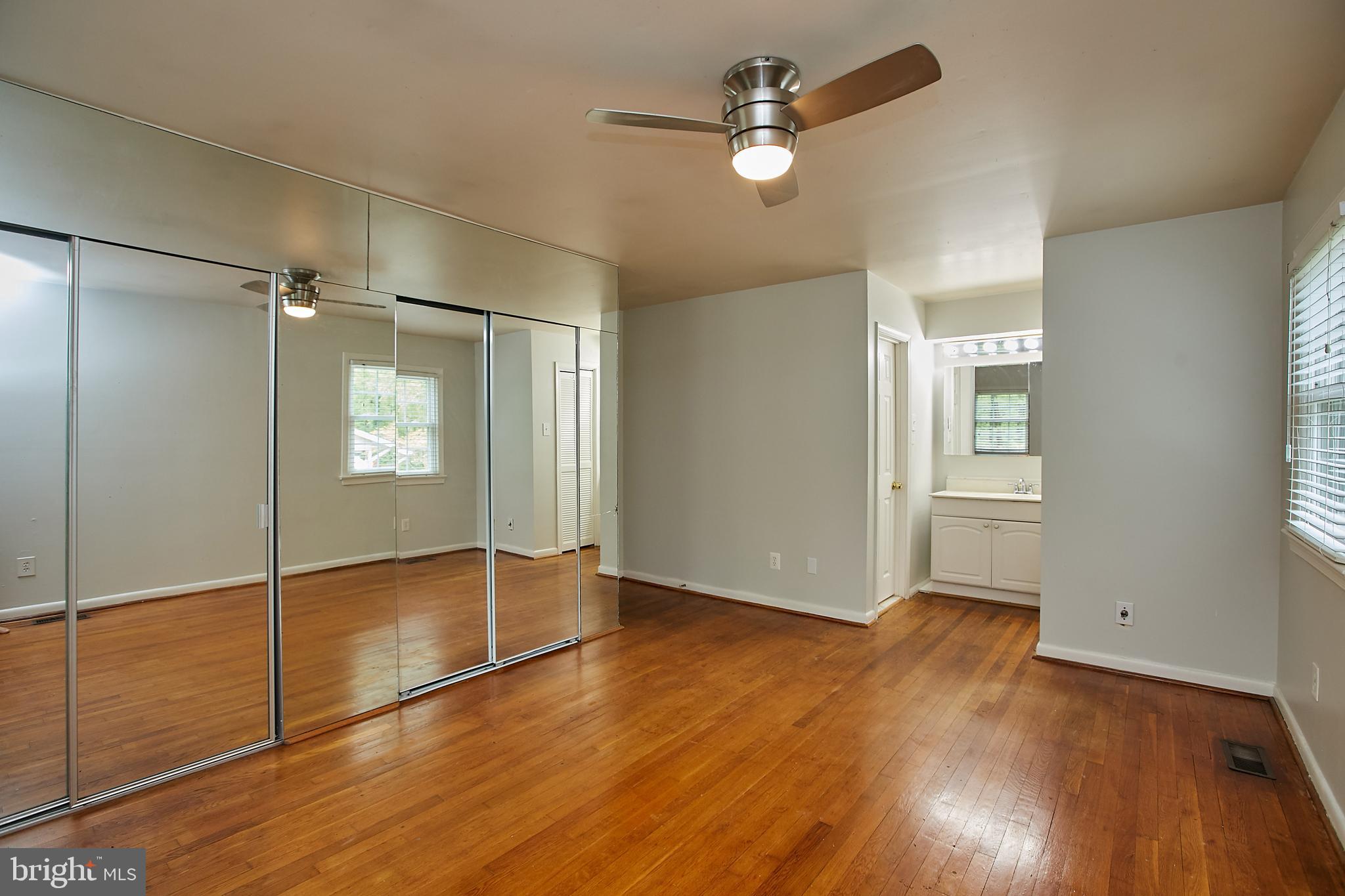 10208 Vale Road Vienna, VA 22181 - Photo 18 of 34 Gallery Image 18