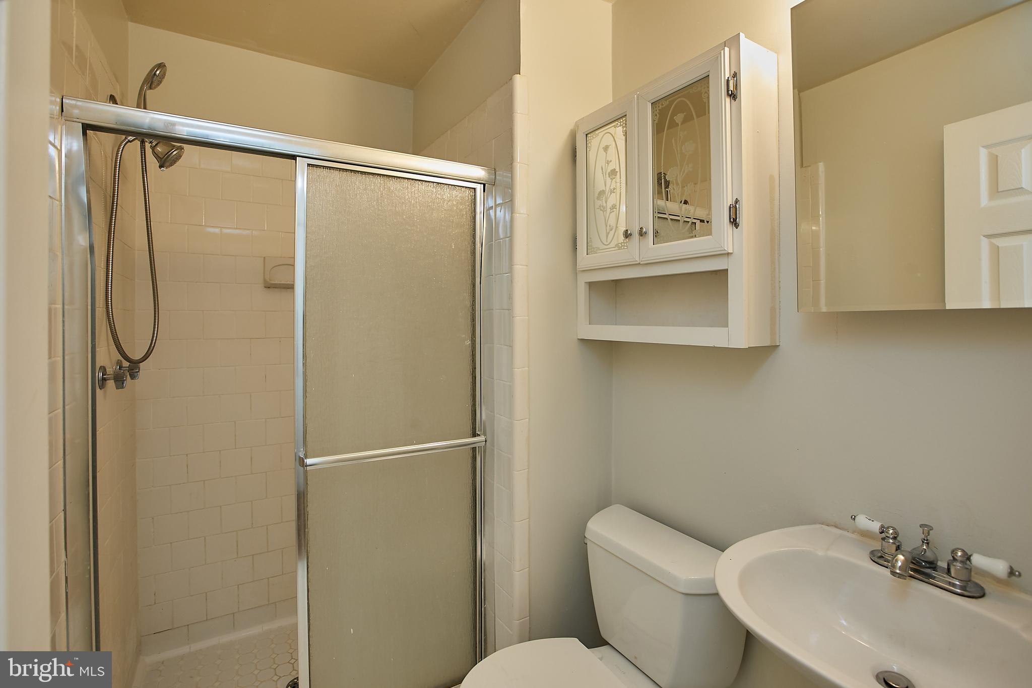 10208 Vale Road Vienna, VA 22181 - Photo 19 of 34 Gallery Image 19