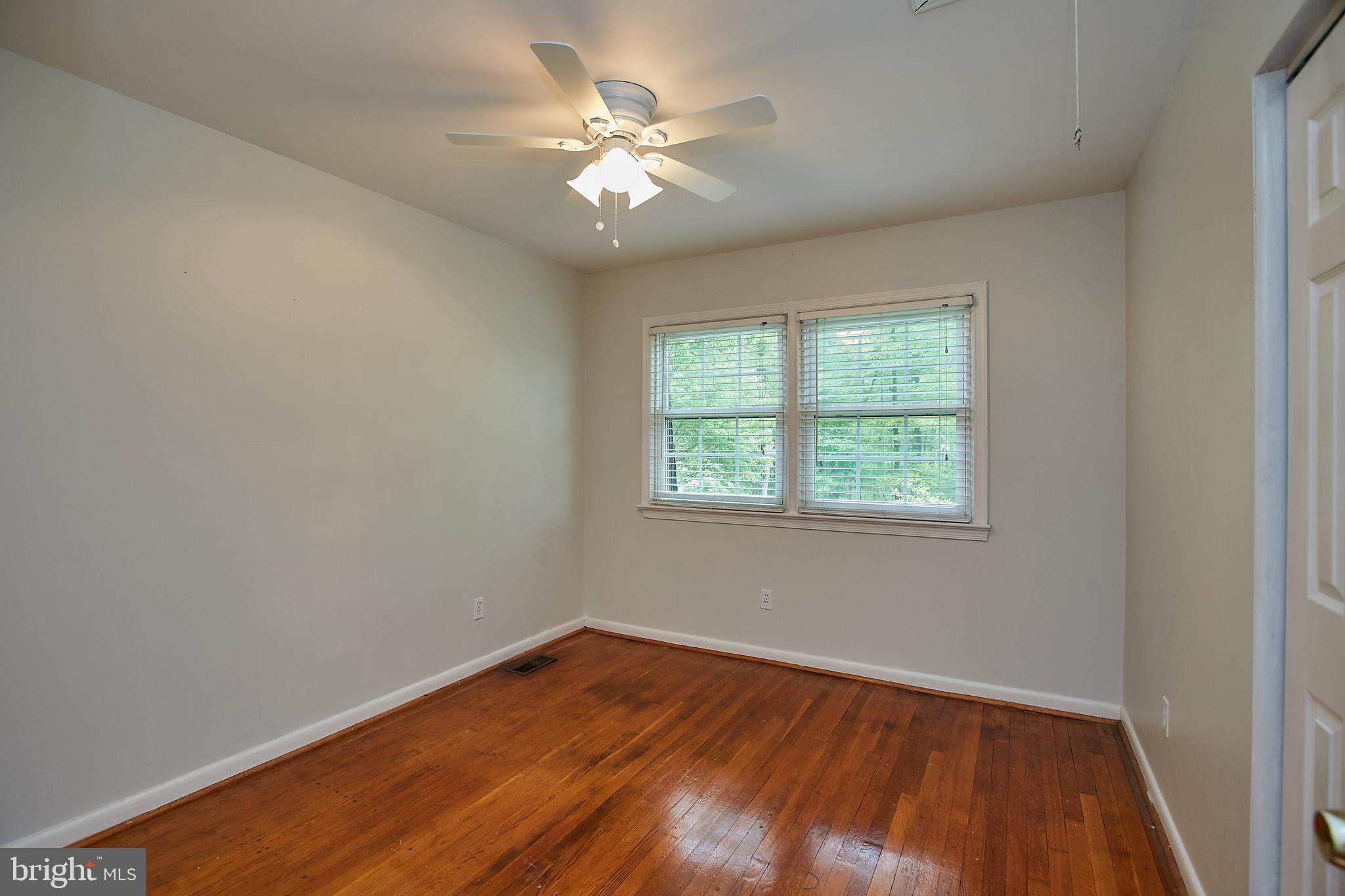 10208 Vale Road Vienna, VA 22181 - Photo 20 of 34 Gallery Image 20