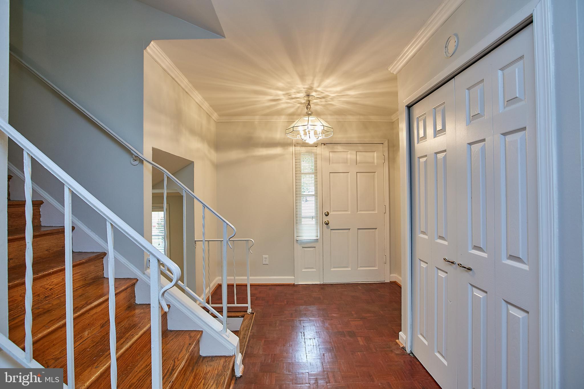 10208 Vale Road Vienna, VA 22181 - Photo 3 of 34 Gallery Image 3