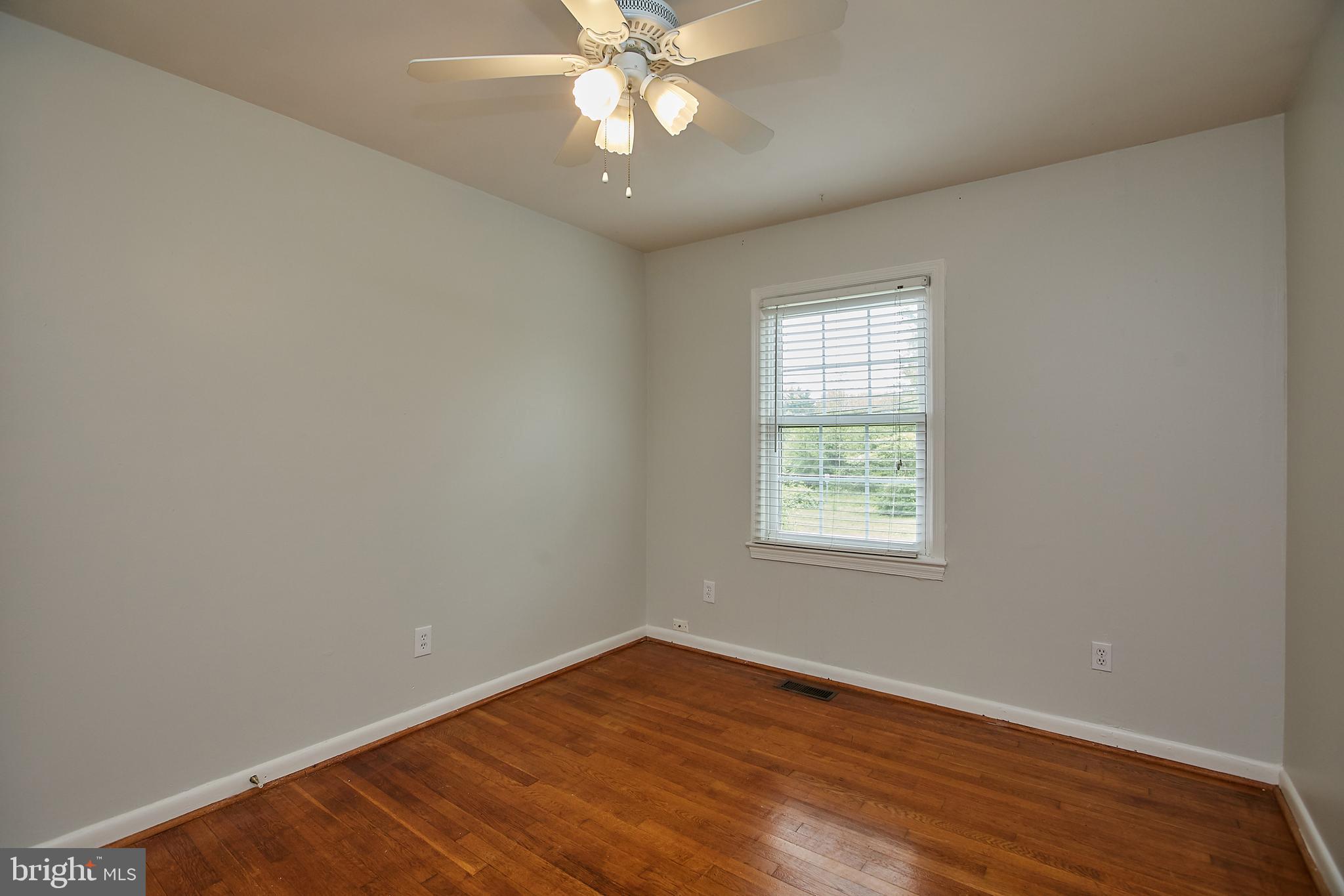 10208 Vale Road Vienna, VA 22181 - Photo 22 of 34 Gallery Image 22