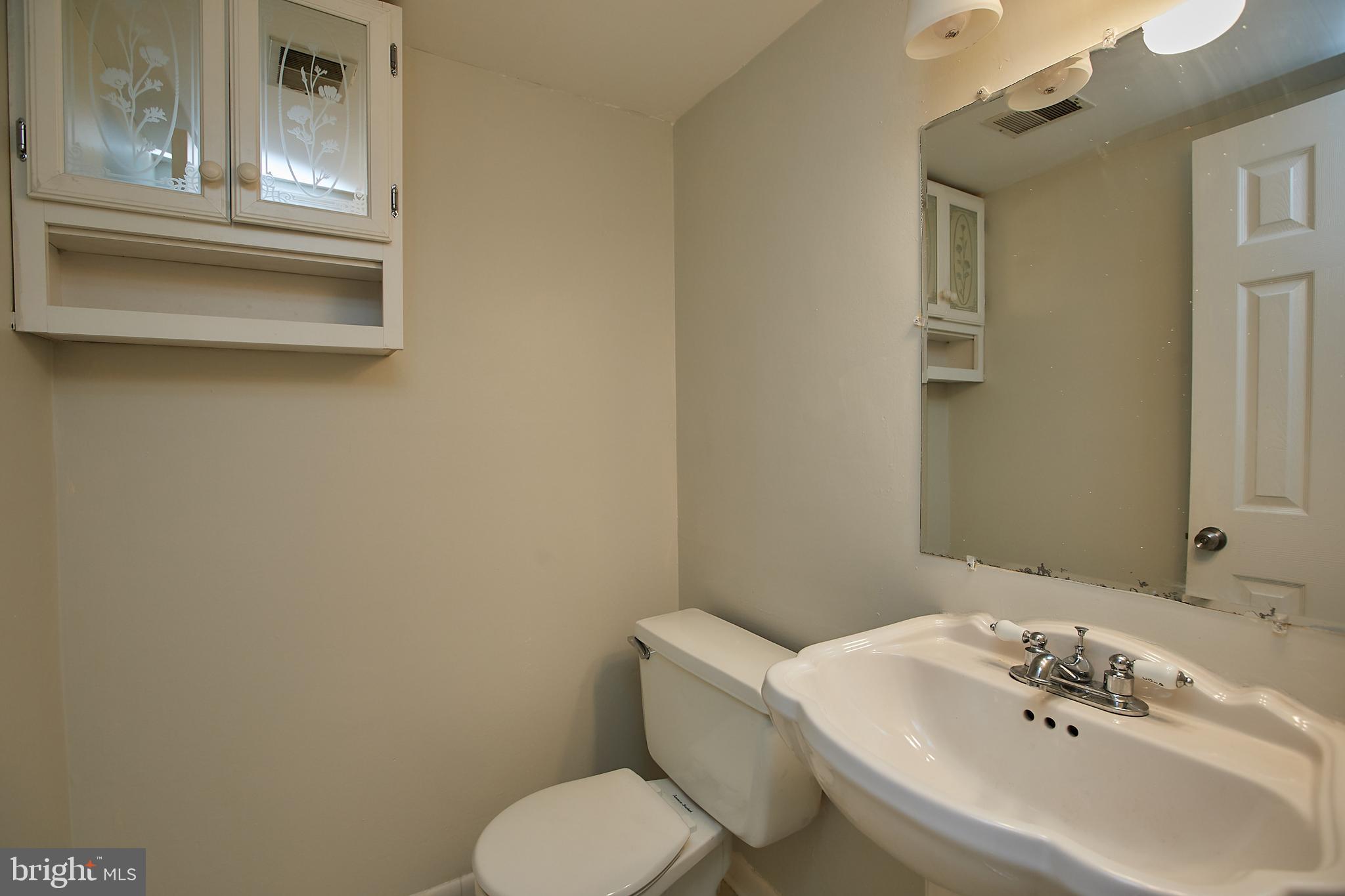 10208 Vale Road Vienna, VA 22181 - Photo 23 of 34 Gallery Image 23