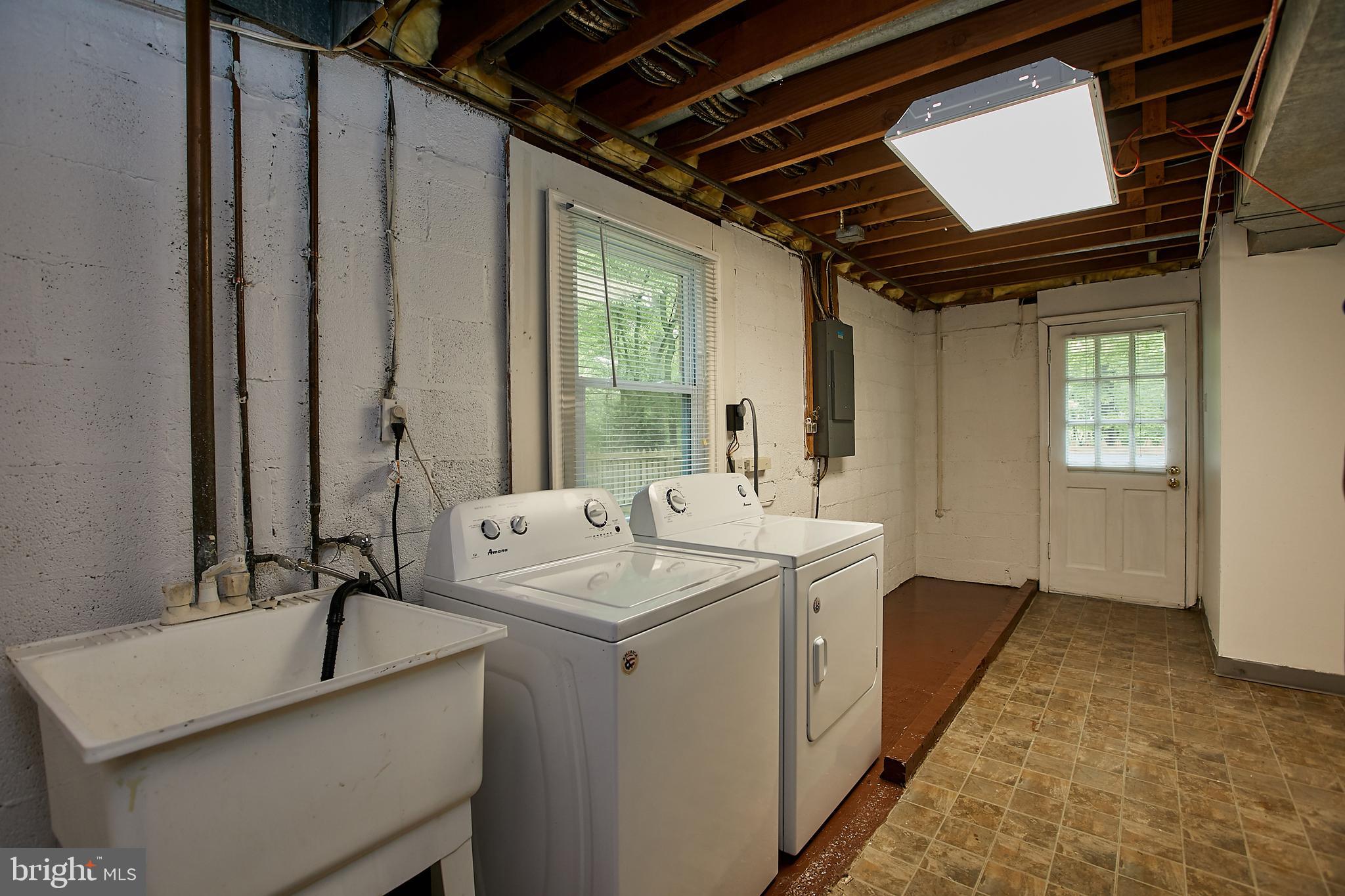 10208 Vale Road Vienna, VA 22181 - Photo 29 of 34 Gallery Image 29
