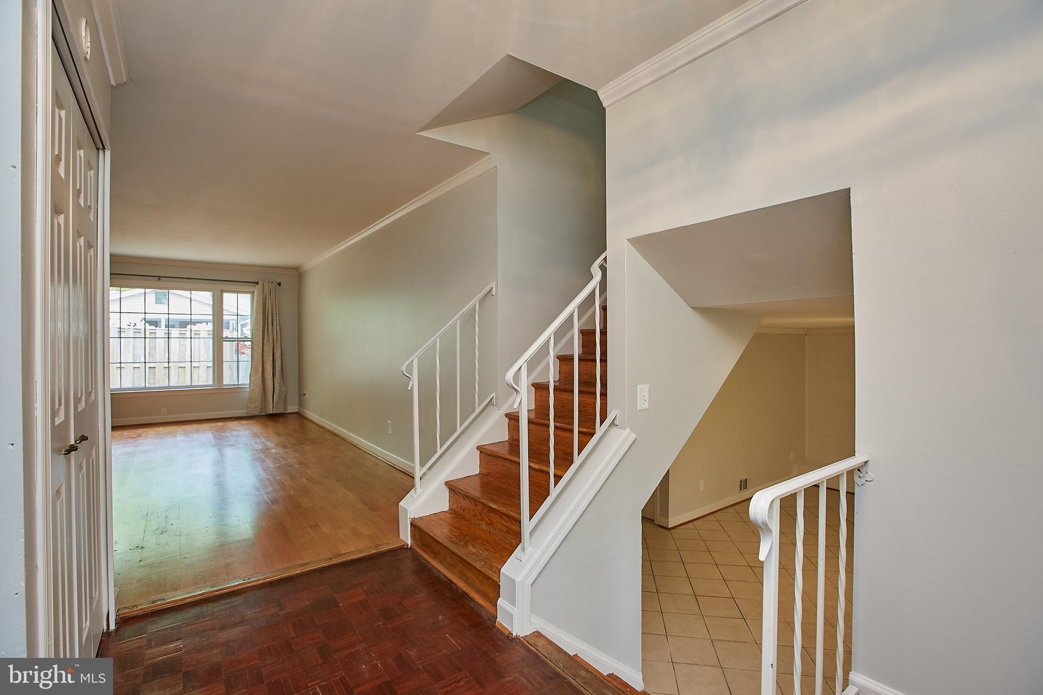 10208 Vale Road Vienna, VA 22181 - Photo 4 of 34 Gallery Image 4