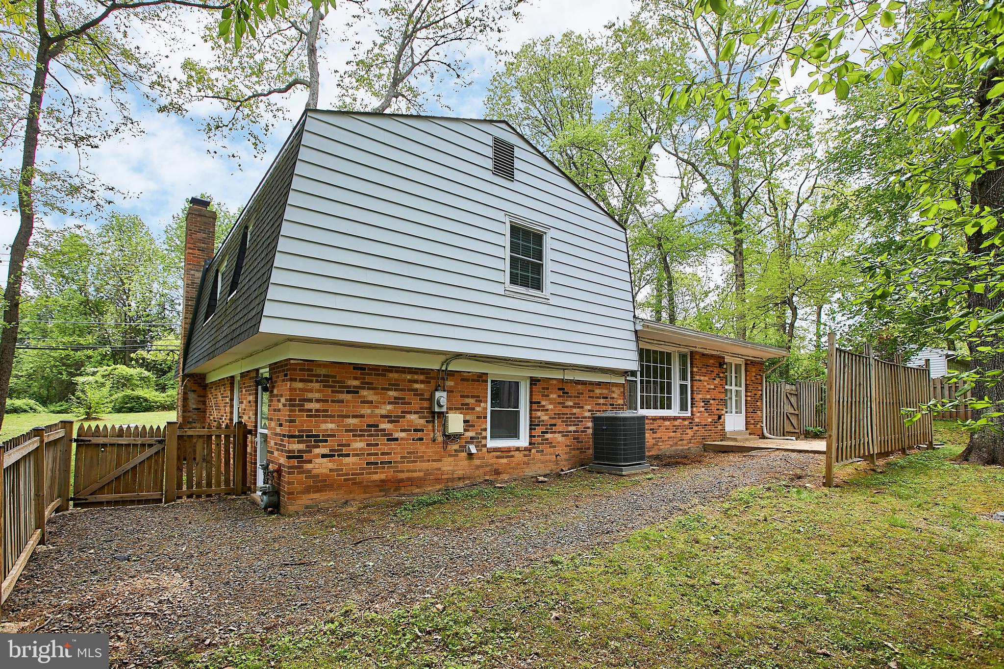 10208 Vale Road Vienna, VA 22181 - Photo 32 of 34 Gallery Image 32