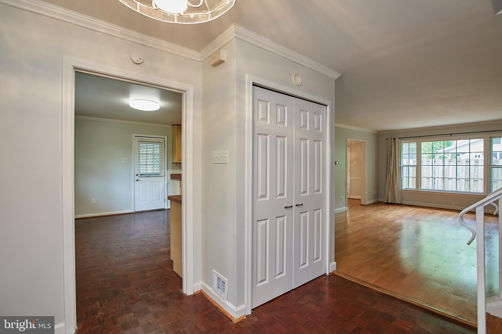 10208 Vale Road Vienna, VA 22181 - Photo 5 of 34 Gallery Image 5