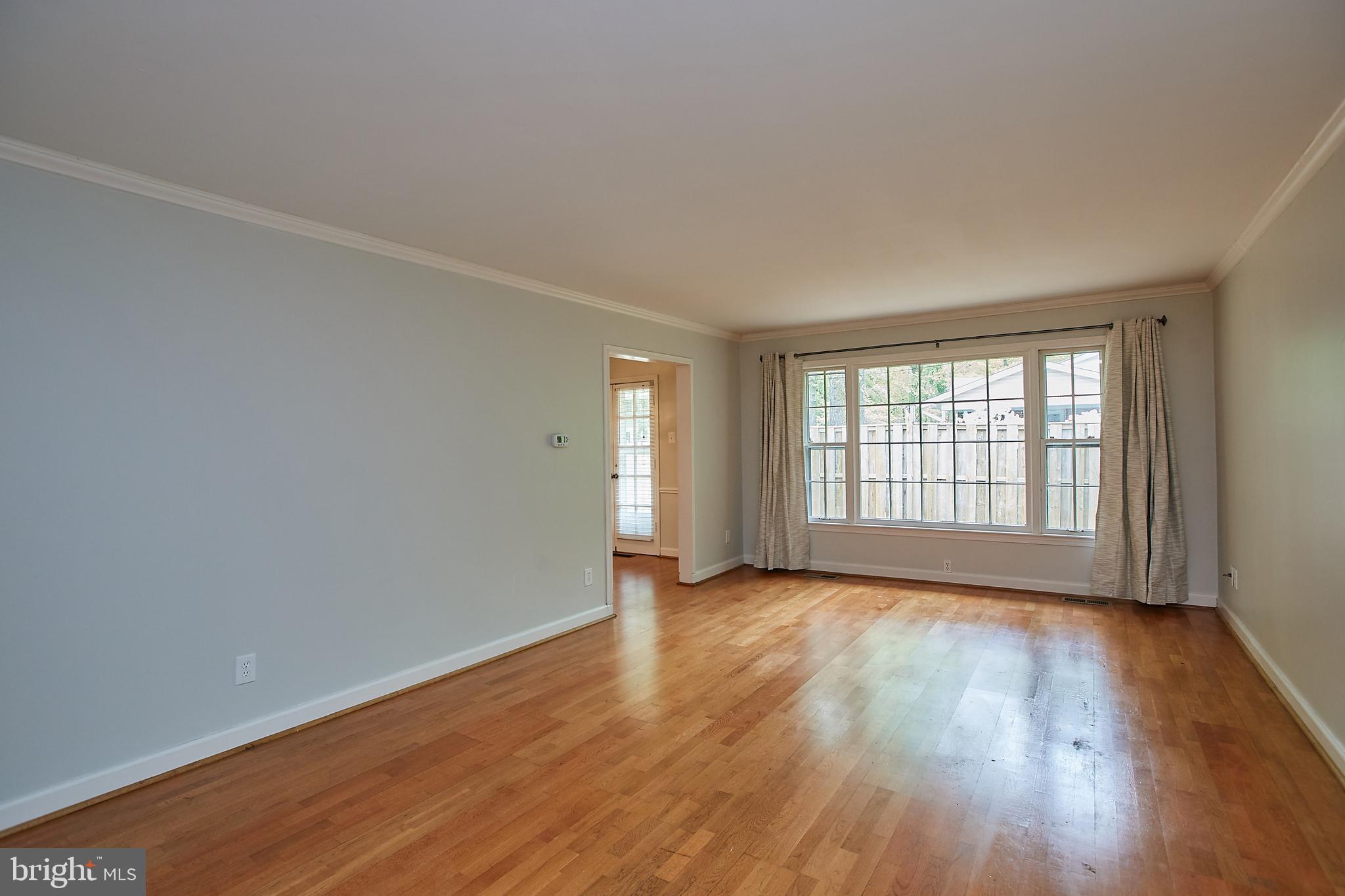 10208 Vale Road Vienna, VA 22181 - Photo 6 of 34 Gallery Image 6