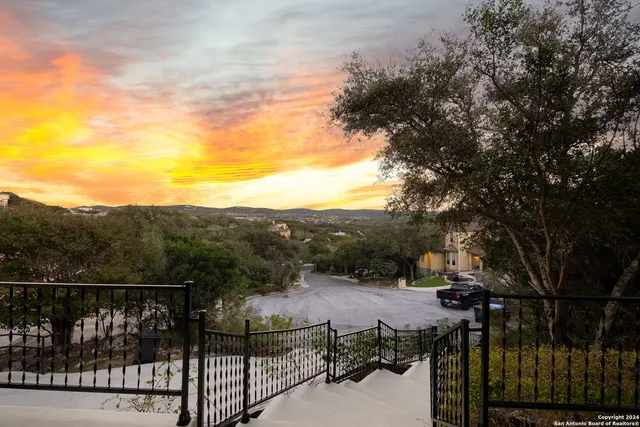 a view of a outdoor space