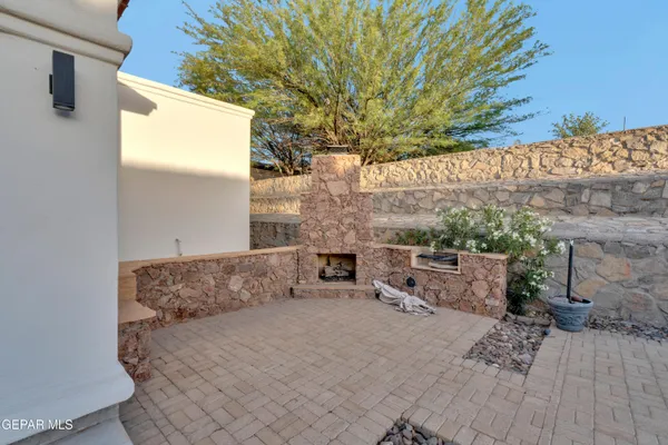 $994,900 | 1386 Loma Verde Drive, El Paso, TX 79936