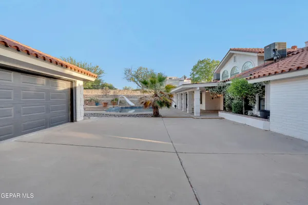 $994,900 | 1386 Loma Verde Drive, El Paso, TX 79936