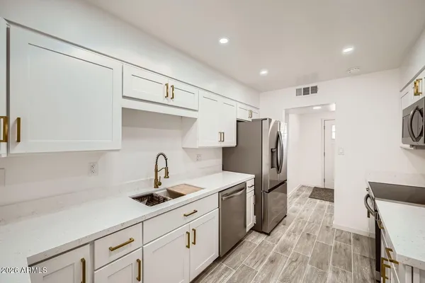$1,800 | 12021 North Riviera Court, Sun City, AZ 85351