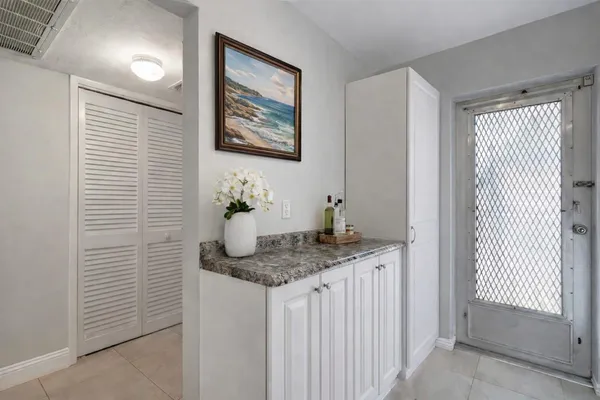 $2,000 | 4500 North Federal Highway, Unit 121C, Lighthouse Point, FL 33064