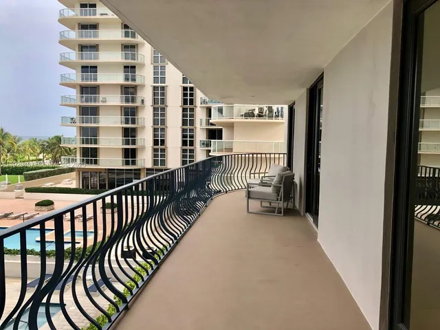 $5,800 | 8877 Collins Avenue, Unit 308, Surfside, FL 33154
