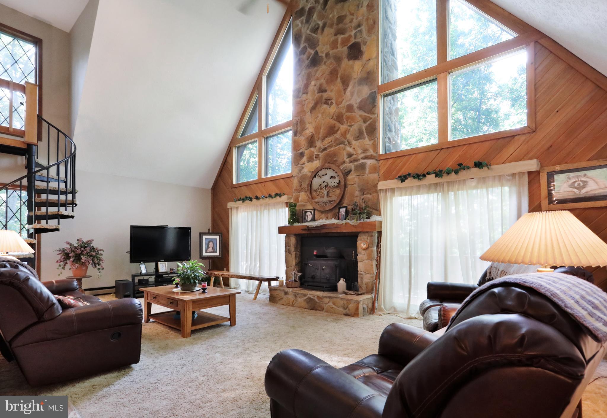 2919 Koontztown Road Falling Waters, WV 25419 - Photo 8 of 42 Great Room