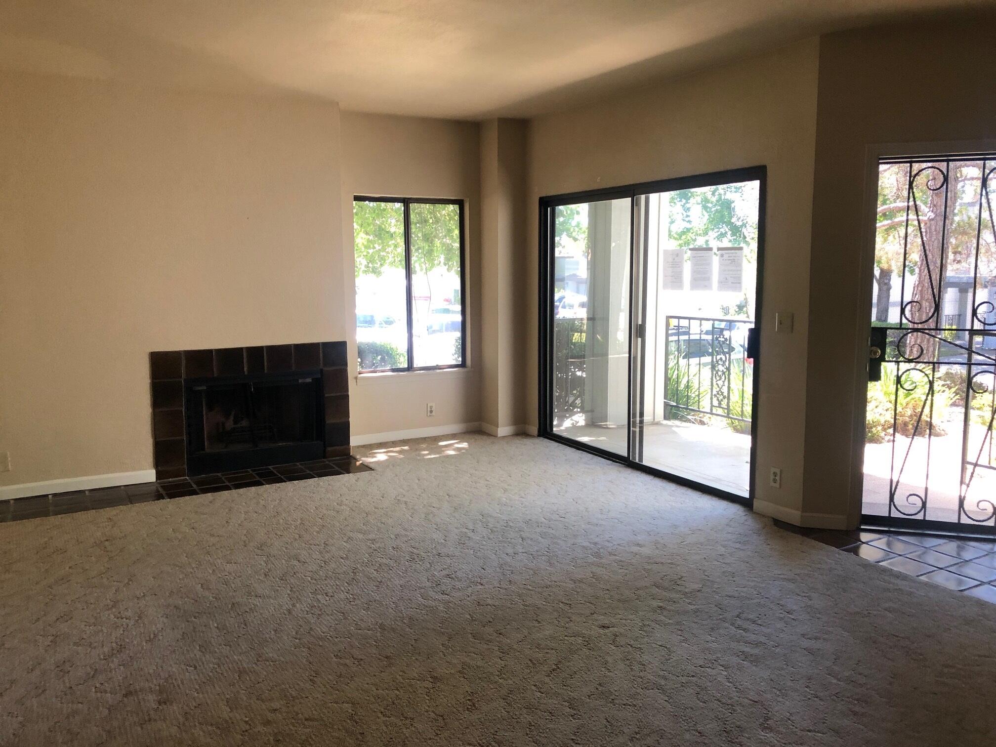 488 Ridgecrest Trail, Unit 130 Redding, CA 96003 - Photo 2 of 26 living room