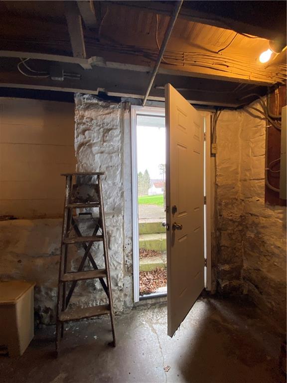 147 Warren Road Franklin, PA 16323 - Photo 34 of 40 a view of an empty room