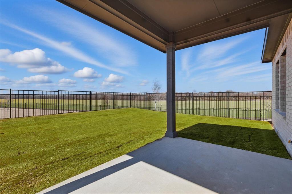 2238 Maple Ridge Drive Van Alstyne, TX 75495 - Photo 32 of 38