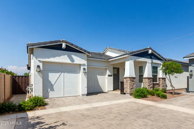 $3,200 | 11491 North Luckenbach Street, Surprise, AZ 85388