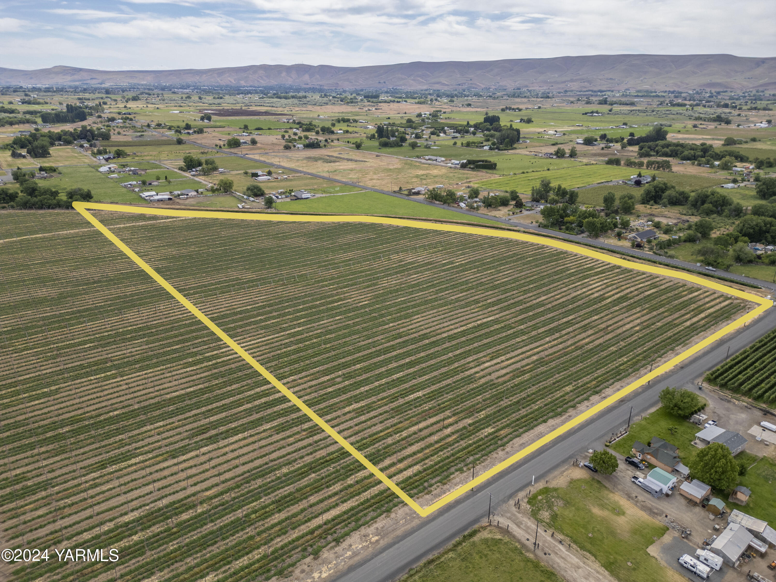 Tbd Apricot Road Grandview, WA 98930 - Photo 2 of 18 a view of city with ocean