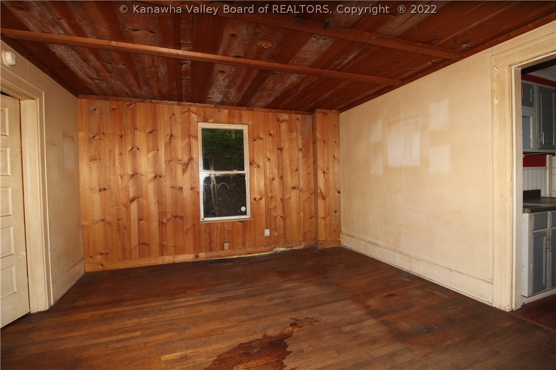 502 James River Road Cabin Creek, WV 25035 - Photo 5 of 16 Gallery Image 5