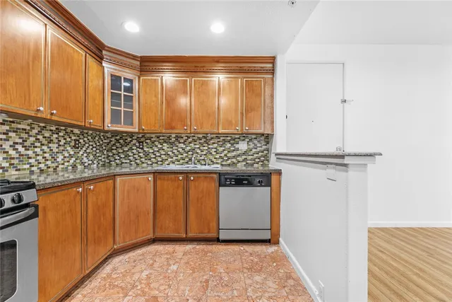 $515,000 | 16940 Chatsworth Street, Unit 208, Granada Hills, CA 91344