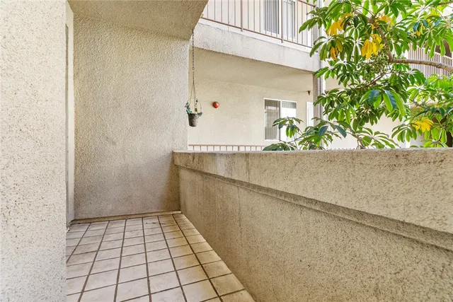 $515,000 | 16940 Chatsworth Street, Unit 208, Granada Hills, CA 91344