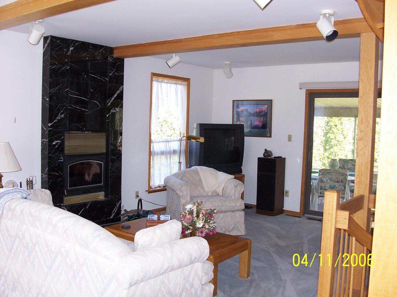 7813 Ramble Bush Road Stroudsburg, PA 18360 - Photo 3 of 9 Living Room