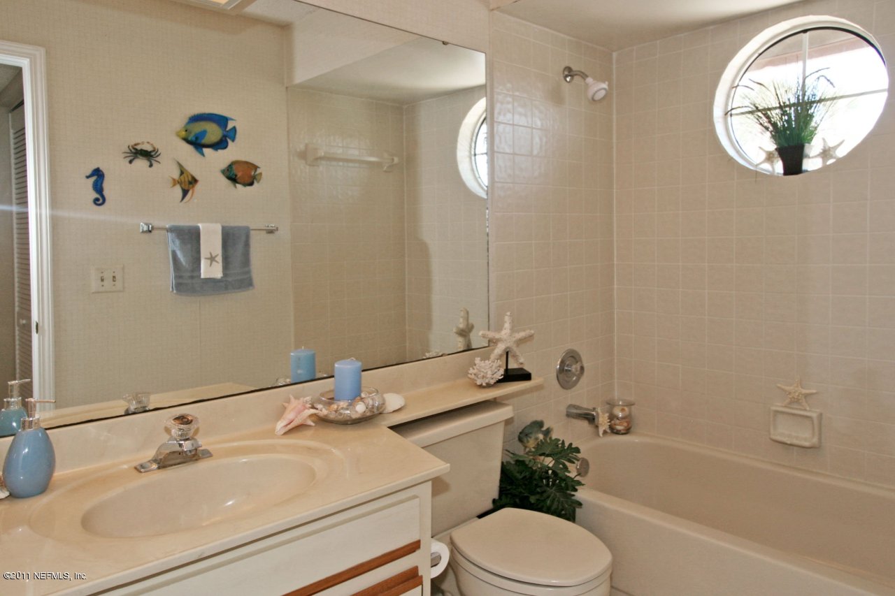 302 Tournament Road, Unit 302 Ponte Vedra Beach, FL 32082 - Photo 14 of 20 Guest Bathroom