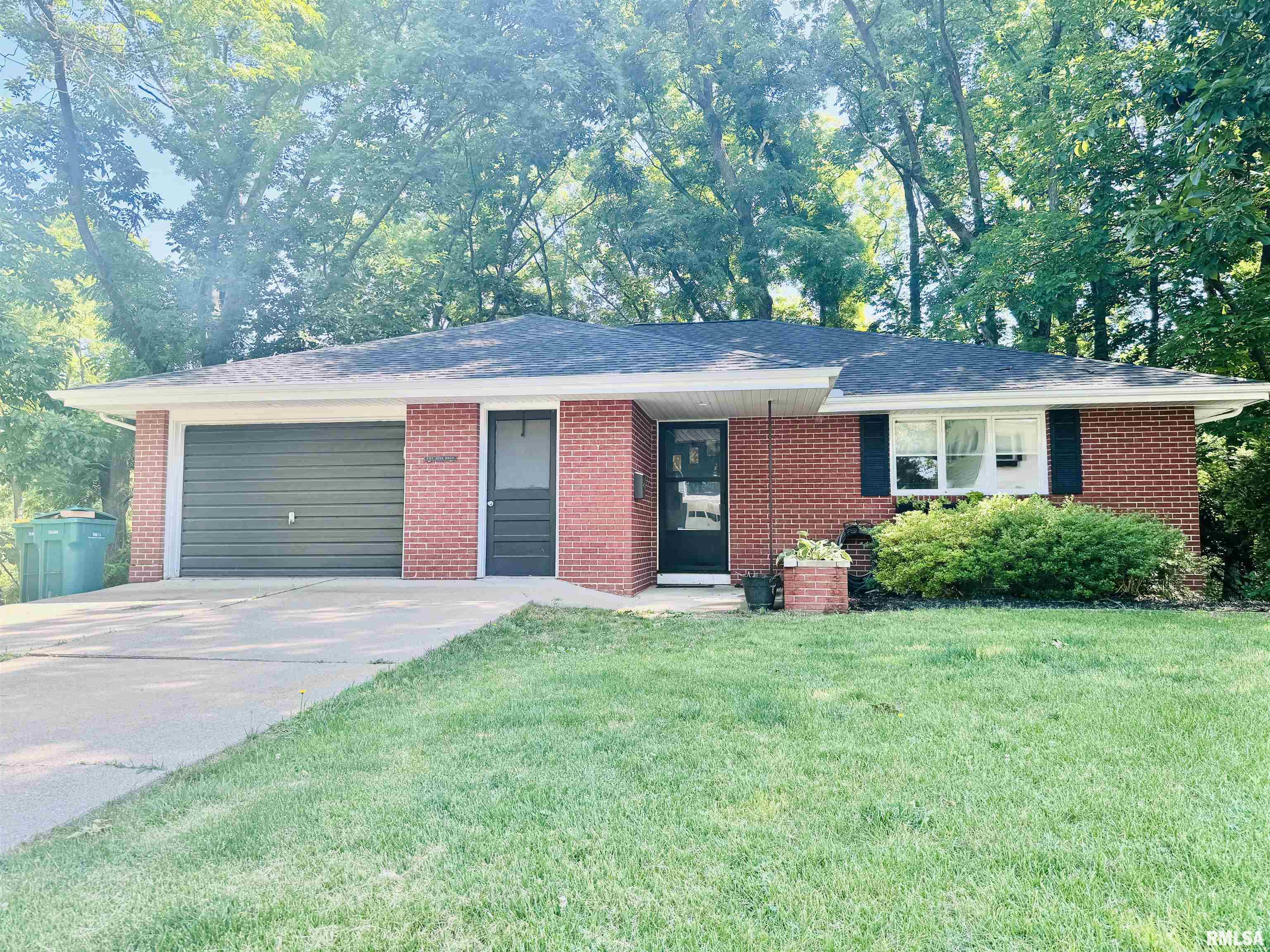 287 Jana Road Macomb, IL 61455 - Photo 2 of 33 Gallery Image 2