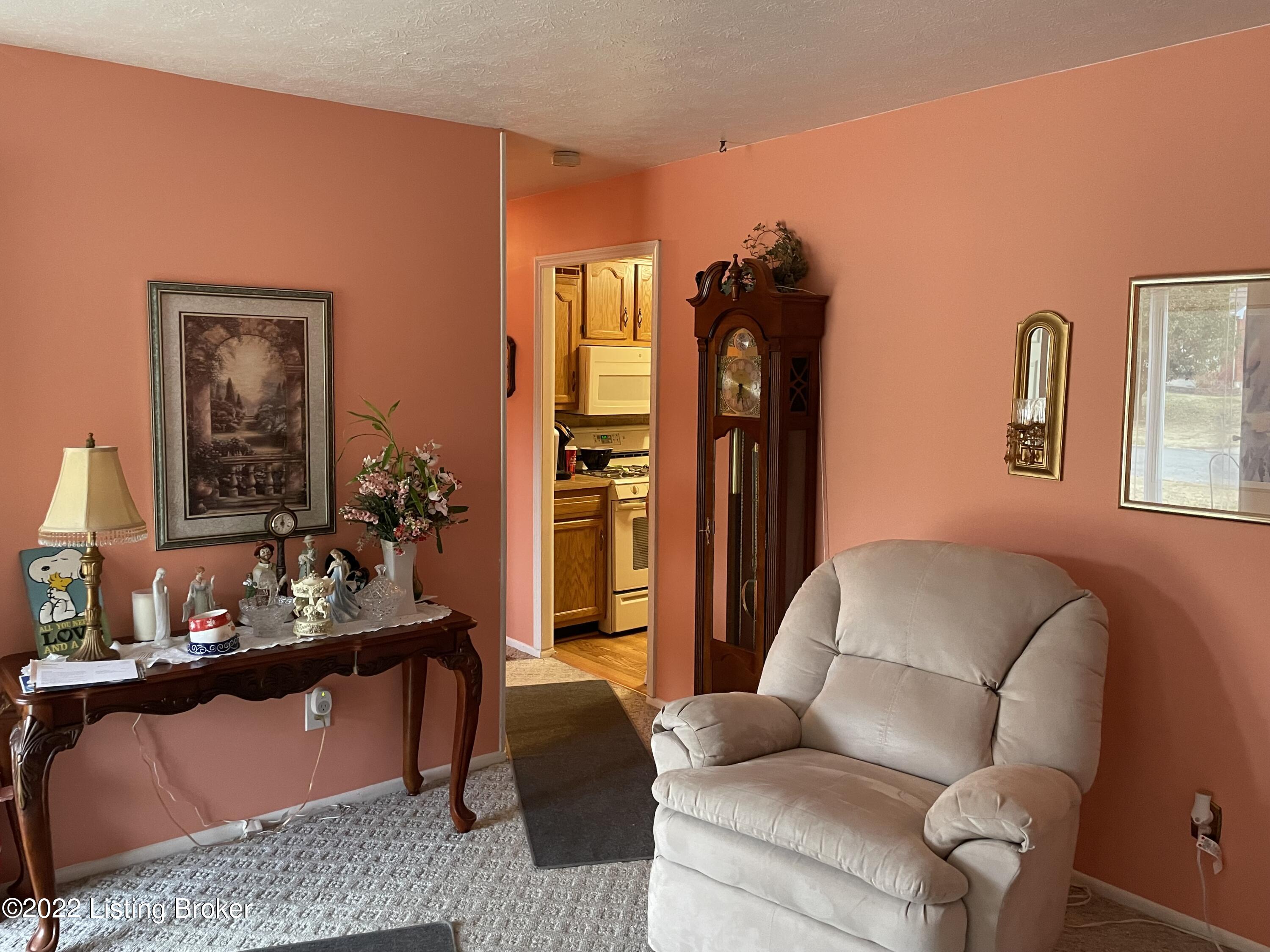 6704 Barbrook Road Louisville, KY 40258 - Photo 8 of 31 IMG-2589