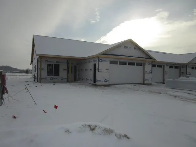 $450,000 | 803 3rd Avenue Northwest, Pine Island, MN 55963