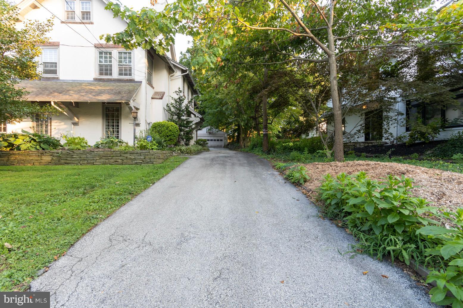 543 Manor Road Wynnewood, PA 19096 - Photo 3 of 43