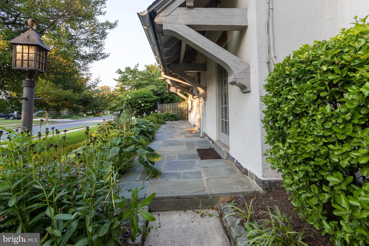 543 Manor Road Wynnewood, PA 19096 - Photo 4 of 43