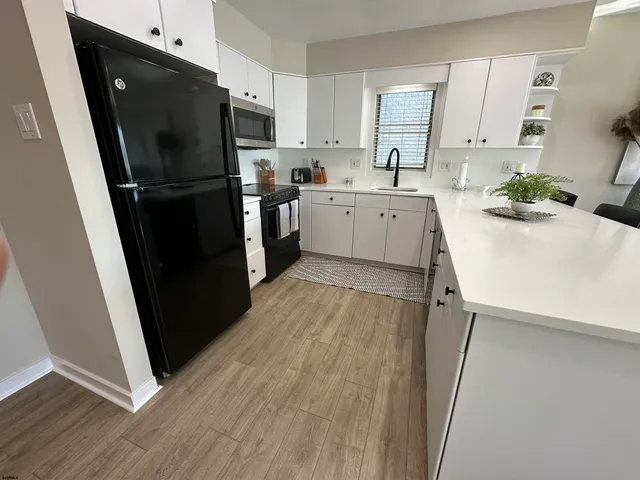 $1,500 | 3 South Granville Avenue, Unit 202, Margate City, NJ 08402