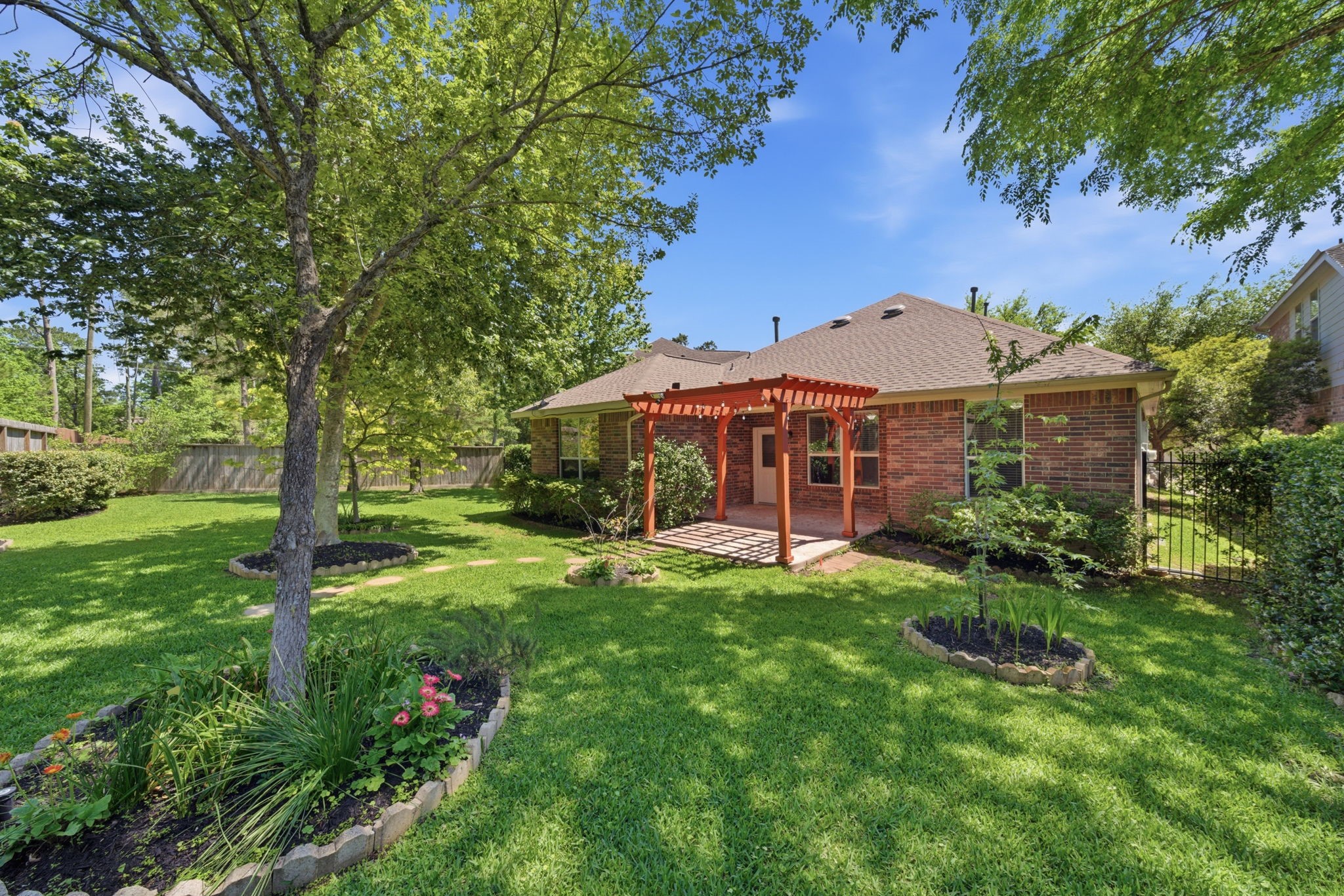 123 North Hawkhurst Circle Magnolia, TX 77354 - Photo 27 of 40 This is the sweetest back yard! You'll enjoy the privacy of this yard, along with the bird songs, Gerber daisies, jasmine, and gardenia fragrance!